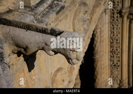 Belem, Lisbona. Il Portogallo. Il 23 gennaio 2018. Il Monastero di Jeronimos o il monastero di Hieronymites gargoyle (Mosteiro dos Jeronimos) Portoghese tardo gotica di uomo Foto Stock