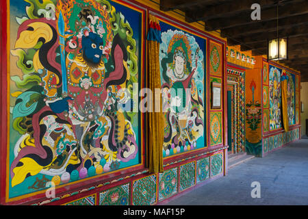 Murale interno Zhuokeji Headman's Village, Ngawa tibetano e Qiang prefettura autonoma, western Sichuan, Cina Foto Stock