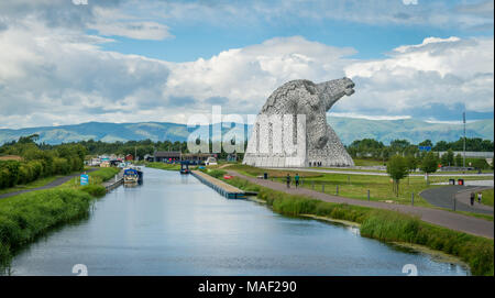 Il Kelpies in un pomeriggio d'estate, Falkirk, Scozia Foto Stock