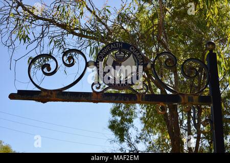 Commonwealth servizio di quarantena segno, Shelly Cove trail a Cape Pallarenda Conservation Park Queensland Australia Foto Stock