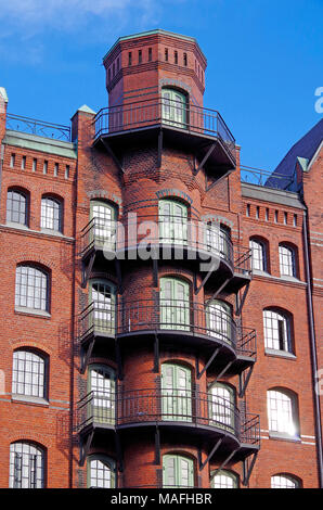 Blocco del magazzino W, uno dei molti di questi blocchi nella Speicherstadt, la storica area del porto di Amburgo, revival gotico di stile tardo XIX inizio xx secolo Foto Stock