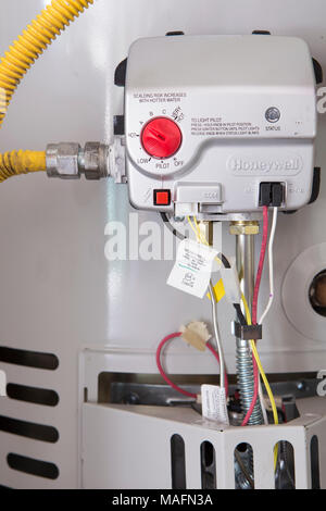 American riscaldatore di acqua calda controlli di temperatura Foto Stock