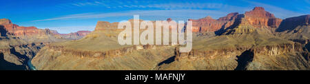 Ampia panoramica vista panoramica del Fiume Colorado e il paesaggio del deserto da Tonto Sentiero escursionistico nel Parco Nazionale del Grand Canyon, Arizona, Stati Uniti d'America Foto Stock