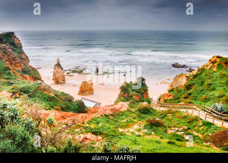 Algarve - Praia da Rocha, incredibili sunrise all Oceano Atlantico, a Portimao. Foto Stock