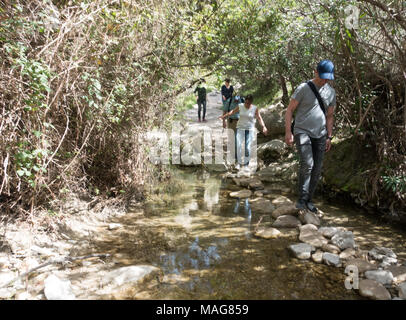 Pietre miliari nella gola Avakas in NW greca di Cipro.Un famoso e spettacolare sentiero escursionistico Foto Stock