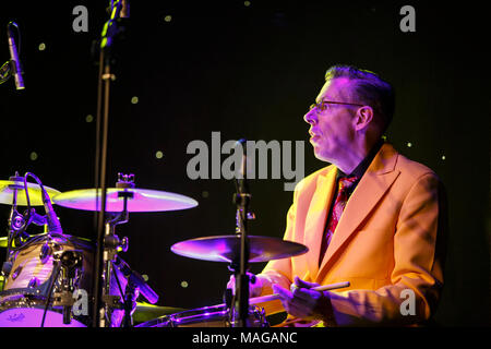 Nantwich, Cheshire, Regno Unito. Il primo aprile 2018.Il Jive Aces eseguire live a Nantwich Sala Civica durante il ventiduesimo Nantwich Jazz, Blues e il Festival di musica. Credito: Simon Newbury/Alamy Live News Foto Stock