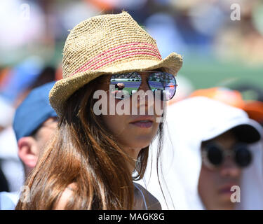 KEY BISCAYNE, FL - aprile 01: John Isner (USA) sconfitte Alexander Zverev (GER) 67(4) 64 64 nella mens finale al Miami aperto trattenuto al Crandon Park Tennis Center su Aprile 1, 2018 in Key Biscayne, Florida Persone: atmosfera Foto Stock