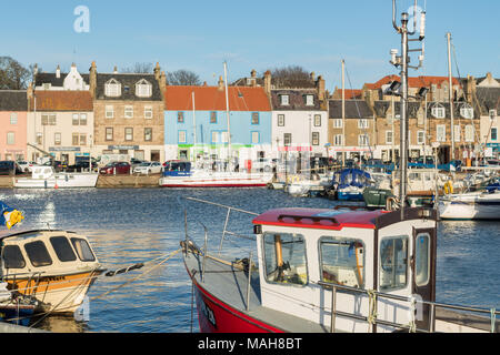 Anstruther - imbarcazioni e Waterfront, East Neuk, Fife, Scozia, Regno Unito Foto Stock
