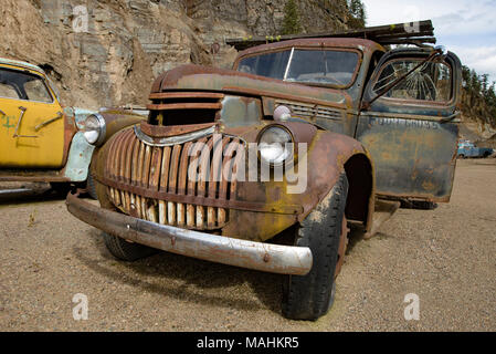 Un 1942 Chevrolet lavoro carrello, in una vecchia cava, a est di Clark Fork Idaho. Foto Stock