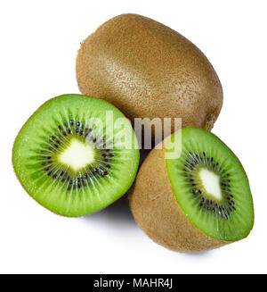 Kiwi e con tutta la kiwi e kiwi slice o mezzo frutto. Isolato su sfondo bianco. La deliziosa e succosa e kiwi. Foto Stock