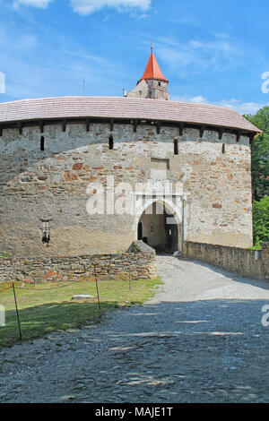 Cancello di Pernstejn castello. A sud la regione della Moravia, Repubblica Ceca. Foto Stock