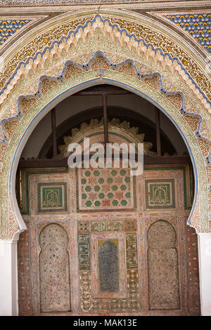 Il Marocco, Fes, Fes el Bali, Medina, la Moschea di Kairaouine, la moschea di al-Qarawiyyin, portale ad arco Foto Stock