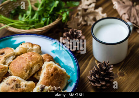 Bagno turco a base di carne tradizionali ciambelle, Tavalokum servita con Ayran Foto Stock