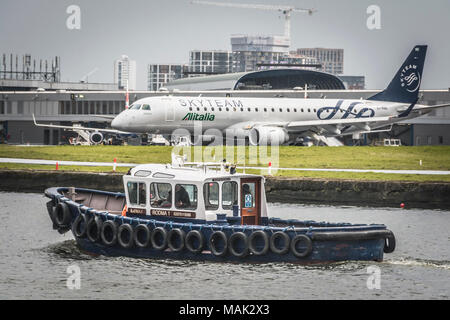 Il London City Airport un business internazionale Aeroporto sulla Royal Docks nel London Borough of Newham, London, Regno Unito Foto Stock