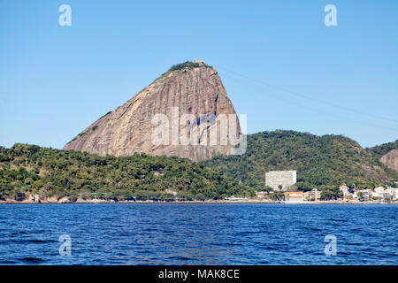 Le ultime classi 100' VPLP progettato trimarano Sodebo e il Sailing Team a Rio de Janeiro in Brasile. Foto Stock