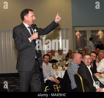 Dopo la cena speaker ex calciatore di Liverpool Phil Thompson Foto Stock