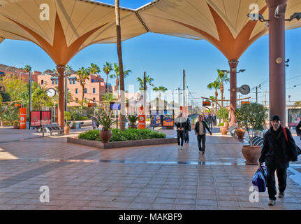 Il Marocco Marrakech la Stazione Passeggeri di piattaforme e treno Foto Stock