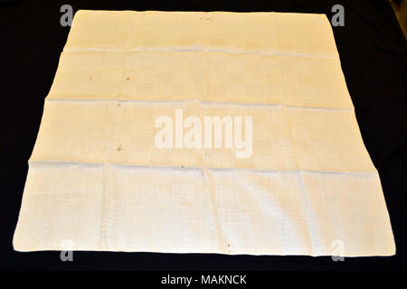Biancheria da letto bianca igienico dal corredo di nozze di Frau Doering (nee Maria Elisabeth Senge). Lei presumibilmente filata la biancheria stessa e che aveva tessuto mediante il villaggio del tessitore. Maria ha sposato Johann Peter Doering il 12 novembre 1807 in Germania. Titolo: igienico dal corredo di nozze di Maria Doering . 1807. Dring, Maria Elisabeth Senge, 1788-1847? Foto Stock
