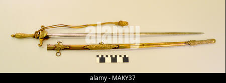 Modello degli Stati Uniti 1840 personale medico spada (a), scabbard (b), e la spada nodo (B) di William Maffitt, Briga. Gen. dell'esercito americano che ha servito come un assistente chirurgo dal 1836 al 1843. Titolo: U.S. M1840 il personale medico spada e fodero di assistente chirurgo William Maffitt . circa 1840. Foto Stock