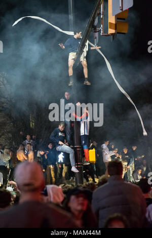 Villanova, Pennsylvania, USA. 2 apr, 2018. Studenti e appassionati celebrare Villanova University della squadra di Pallacanestro maschile della vincendo il campionato di NCAA in Radnor Township, Villanova, PA. Credito: Kelleher Fotografia/Alamy Live News. Foto Stock