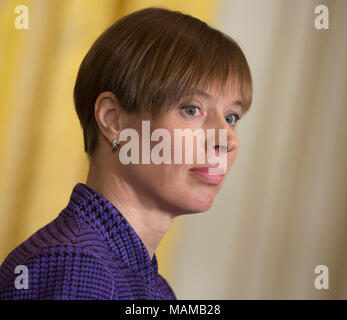 Presidente Kersti KALJULAID di Estonia partecipa a una conferenza stampa con altri leader dei Paesi Baltici alla Casa Bianca a Washington DC, Aprile 3, 2018. Credito: Chris Kleponis / Pool via CNP /MediaPunch Foto Stock