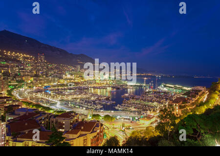 Porto di Monte Carlo, Monaco. Scena notturna Foto Stock