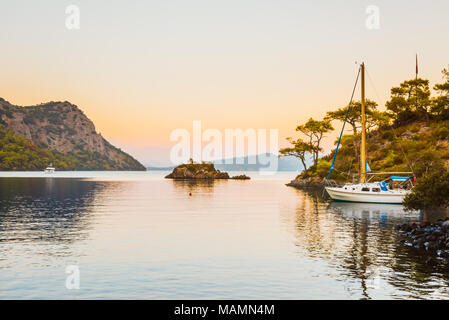 Barca in mare Egeo. Bodrum Mugla, Turchia Foto Stock