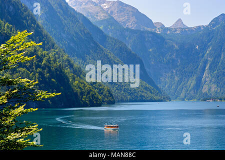 Gita in barca sul lago di Königssee, Germania Foto Stock