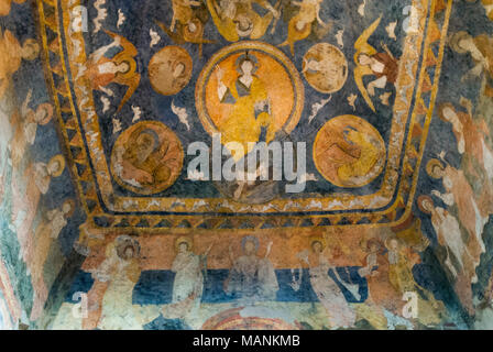 Affreschi nella cappella di Saint-Michel d'Aiguille, Le Puy-en-Velay, Auvergne Francia, Europa Foto Stock