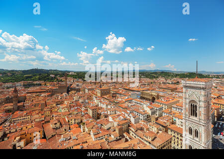 Panorama della vecchia Firenze e la chiesa di Santa Maria del Fiore a Firenze Foto Stock