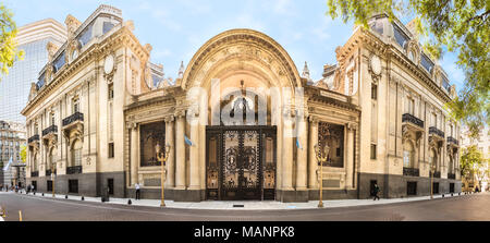Buenos Aires, Argentina - Marzo 21th, 2018: vista panoramica del Palacio San Martin, disposti affacciati a Plaza San Martín nel quartiere di Retiro di B Foto Stock