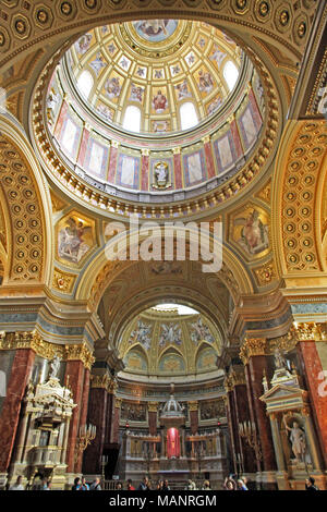 Vista interna della Basilica di Santo Stefano nella capitale ungherese di Budapest Ungheria Foto Stock
