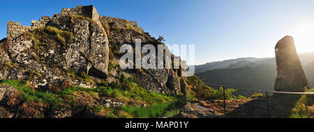 Castro Laboreiro castello medievale. Panda Gerês National Park, Portogallo Foto Stock