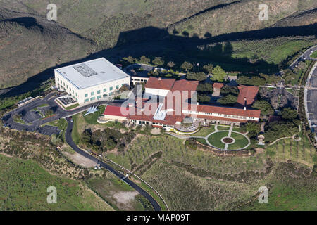 Simi Valley, California, Stati Uniti d'America - 26 Marzo 2018: vista aerea di Ronald Reagan Presidential Library e centro per gli affari pubblici. Foto Stock