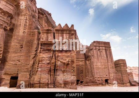 Vista generale delle tombe reali di Petra, Giordania, l urna tombe. Foto Stock