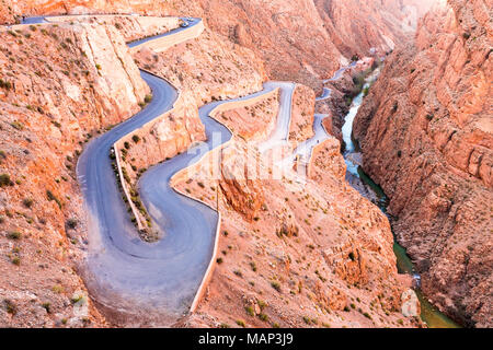 Dades Gorge è una bella strada tra le Montagne Atlas in Marocco Foto Stock