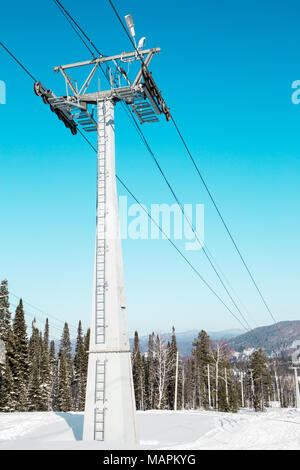 Funivia stazione contro il cielo blu Foto Stock