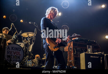 Paul Weller suonare dal vivo presso il Centro internazionale di Bournemouth Foto Stock