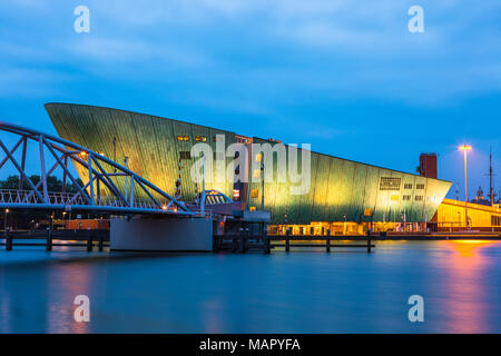 Il centro scientifico NEMO, Amsterdam, Paesi Bassi, Europa Foto Stock