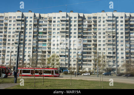 I blocchi di appartamenti sul isola Vasilensky, San Pietroburgo, Russia, Europa Foto Stock