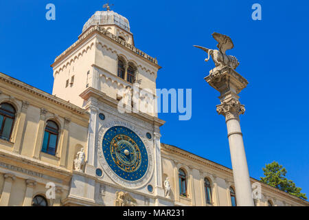 Facciata ornata di Torre Dell'Orologio in Piazza dei Signori, Padova, Veneto, Italia, Europa Foto Stock