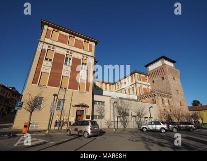 SETTIMO TORINESE, Italia - circa gennaio 2018: Municipio e Torre medievale Foto Stock