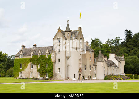 Il castello di Ballindalloch home del Macpherson-Grants fin dal 1546 in Scozia Banffshire Foto Stock