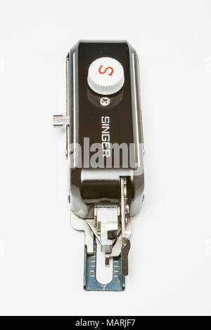 Allegato Buttonholer cantante per macchine da cucire. Foto Stock