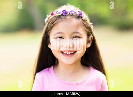 Ritratto di sorridente bambina Foto Stock