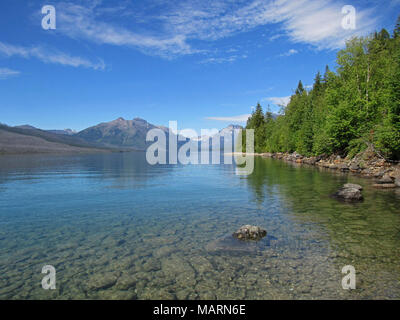 Il lago di McDonald presso il Glacier NP nel Montana Foto Stock