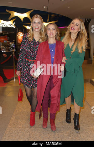 Late Night Shopping Party a Hamburger Meile 03.03.2018 Con: Tanja Buelter, Tina Ruland und Xenia Seeberg dove: Amburgo, Germania Quando: 04 Mar 2018 Credit: Becher/WENN.com Foto Stock