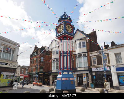 Sheerness, Kent, Regno Unito. Il 4 aprile, 2018. Regno Unito Meteo: un soleggiato e caldo giorno in Sheerness. Credito: James Bell/Alamy Live News Foto Stock