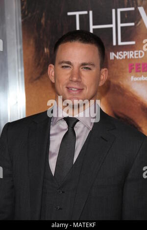 HOLLYWOOD, CA - febbraio 06: Channing Tatum Jenna Dewan-Tatum assiste la premiere di Sony Pictures' 'il voto' a Grauman del teatro cinese il 6 febbraio 2012 a Hollywood, California Persone: Channing Tatum Jenna Dewan-Tatum Foto Stock