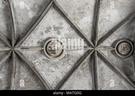 Stemma sul soffitto in Sigismondo gate Foto Stock